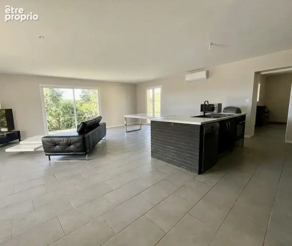 Maison contemporaine de 2011 de 169 M2 avec piscine sur 2707 M2 - photo 4