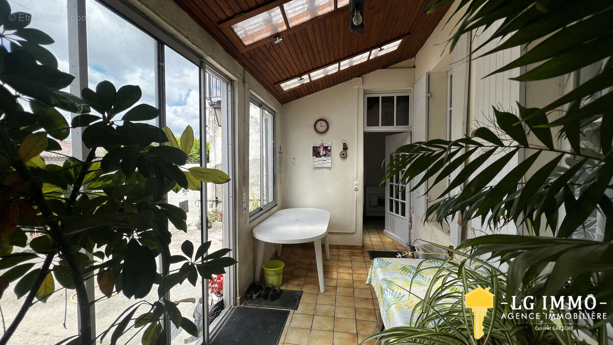 Maison 5 chambres à Mirambeau - photo 2