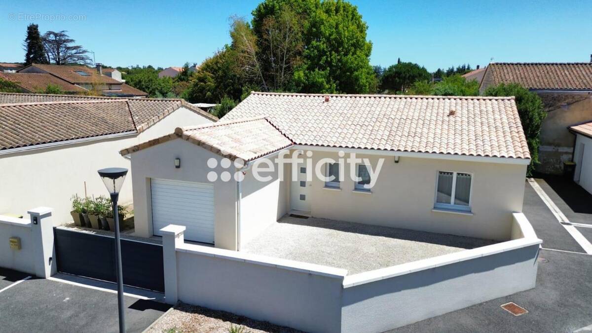 Maison à SAINT-YRIEIX-SUR-CHARENTE