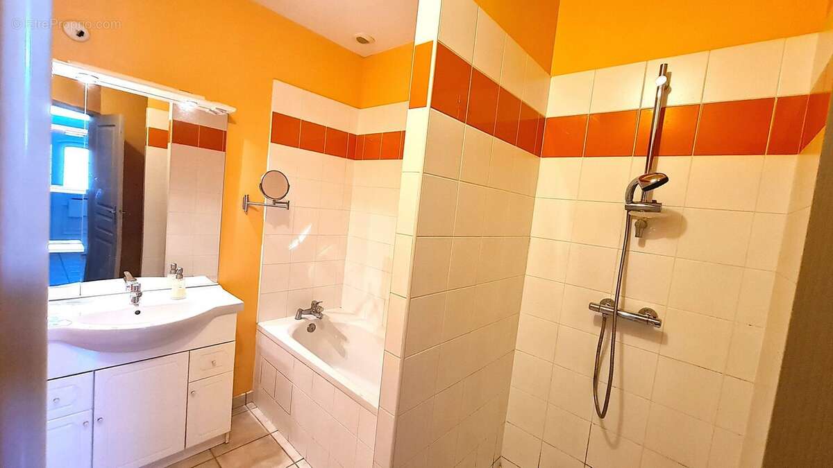 Appartement à SAINT-ETIENNE