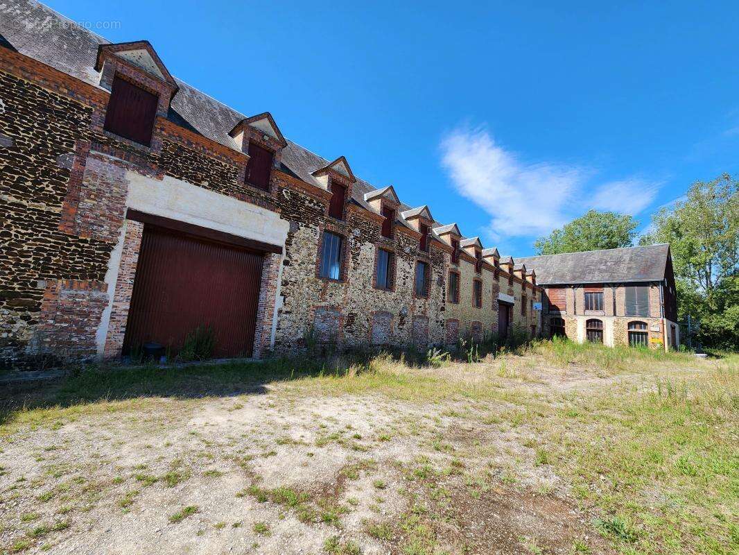 Commerce à CORMENON