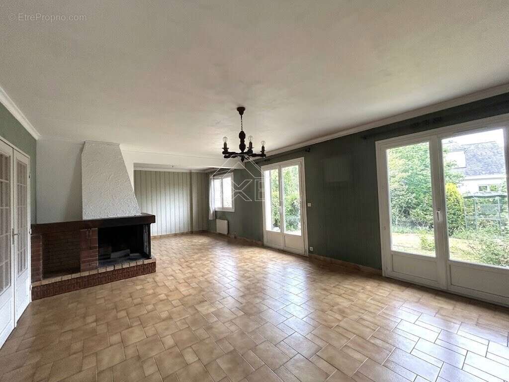 Maison à ROSNY-SUR-SEINE