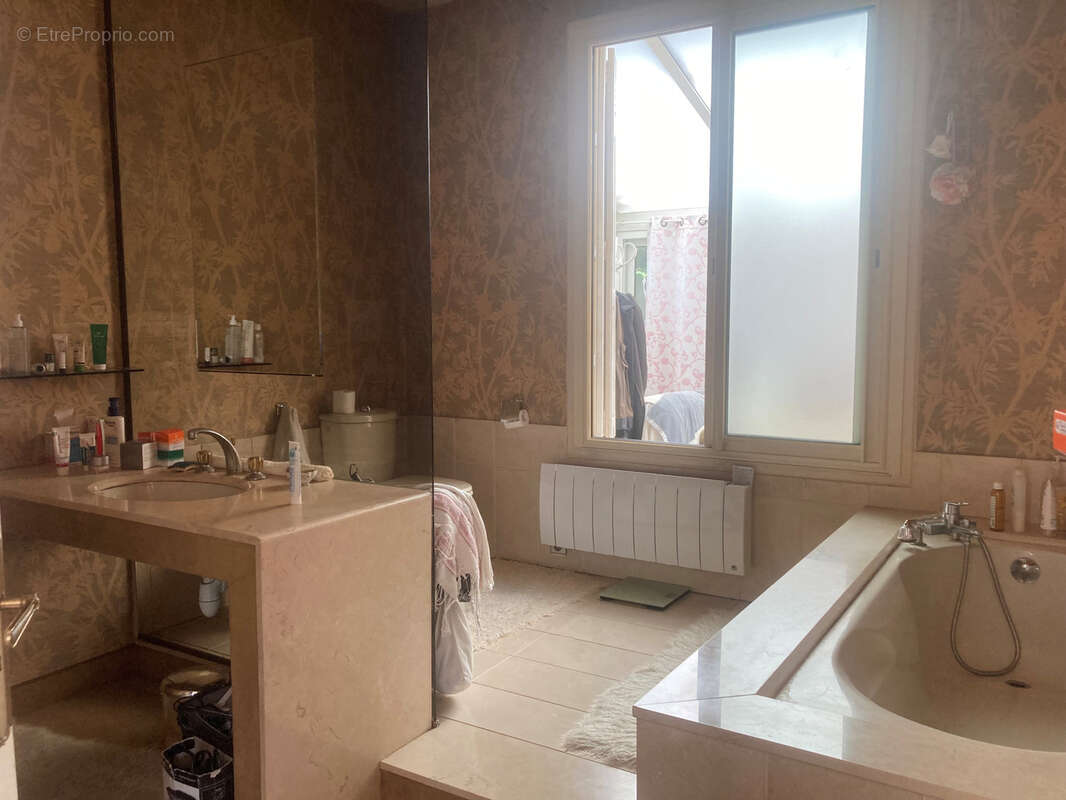 Axat, maison 3 chambres, grand séjour, terrasse, véranda, garage. - photo 25