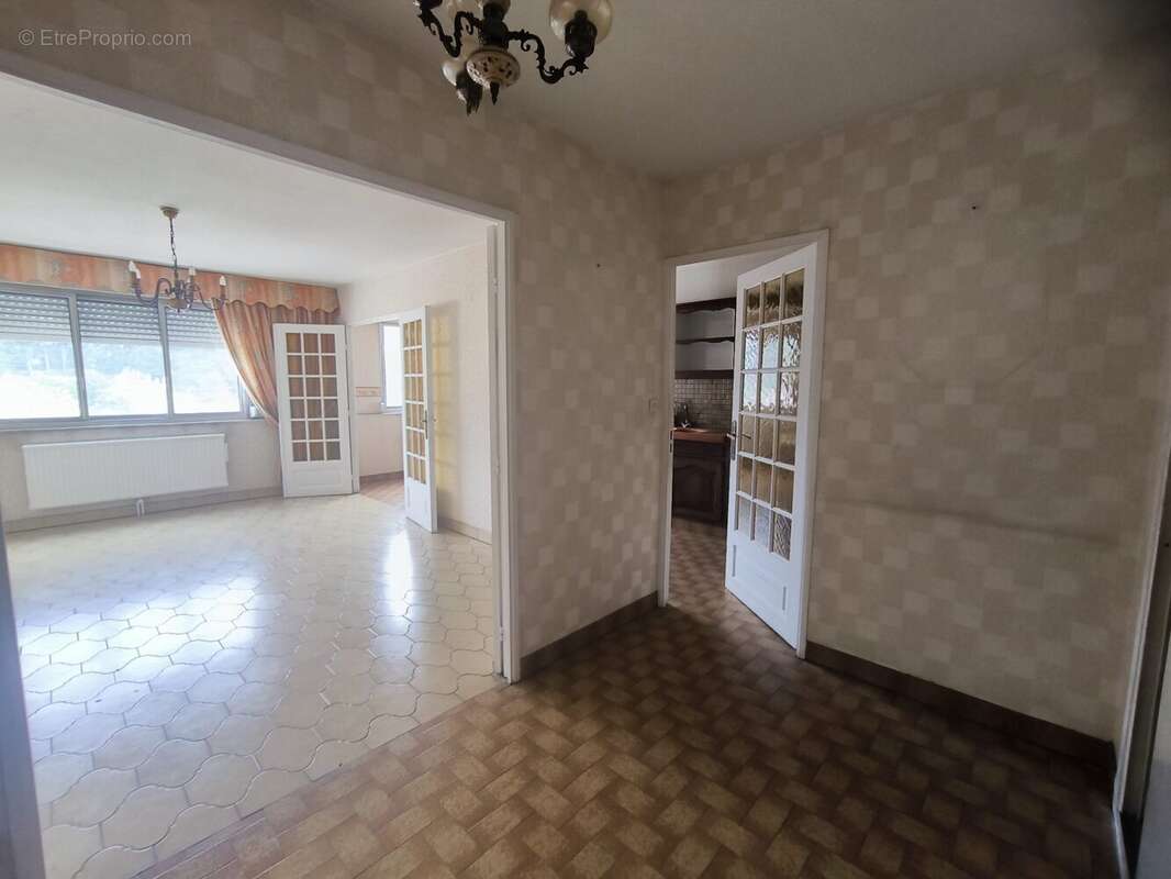 Appartement à SAINT-ETIENNE