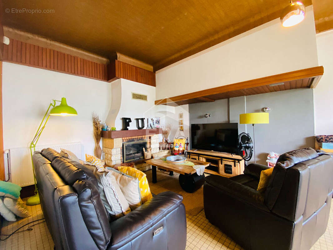 Appartement à VILLECOMTAL-SUR-ARROS