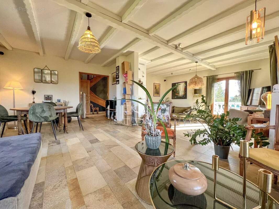 Maison à MARIGNY-SAINT-MARCEL