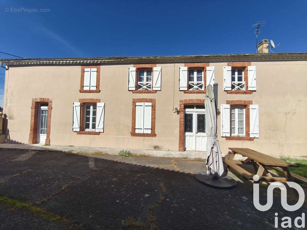 Photo 2 - Maison à VIC-EN-BIGORRE
