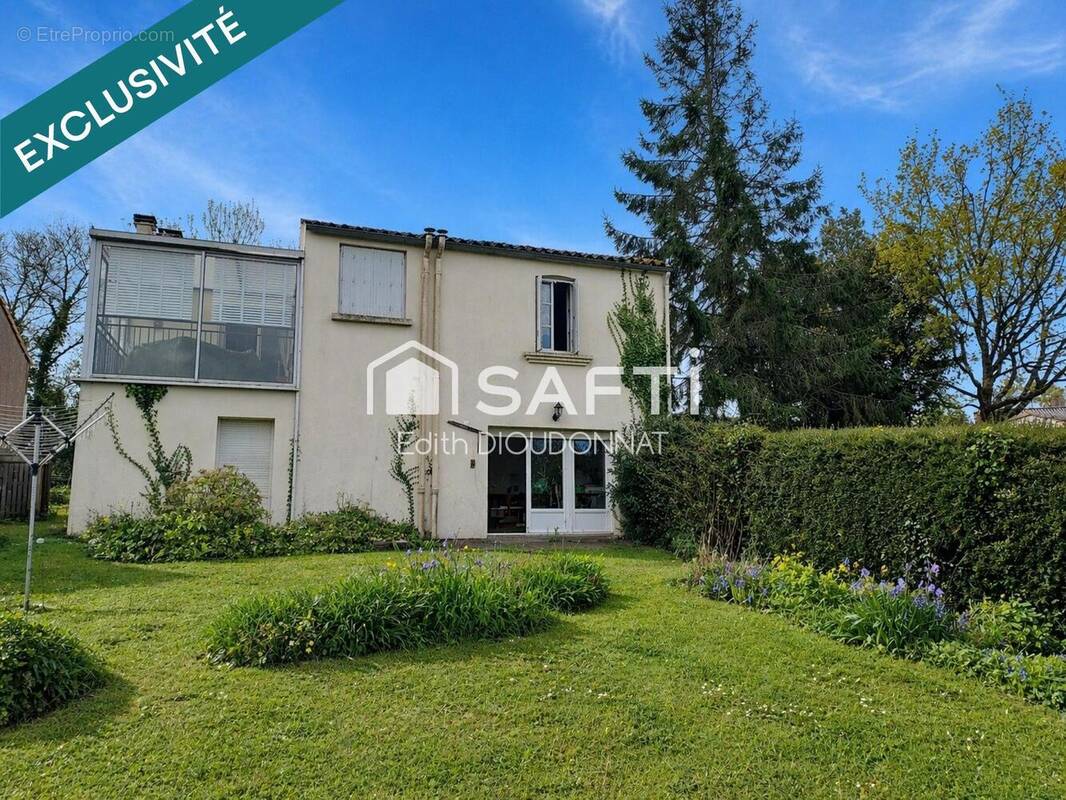 Photo 1 - Maison à LE GIVRE