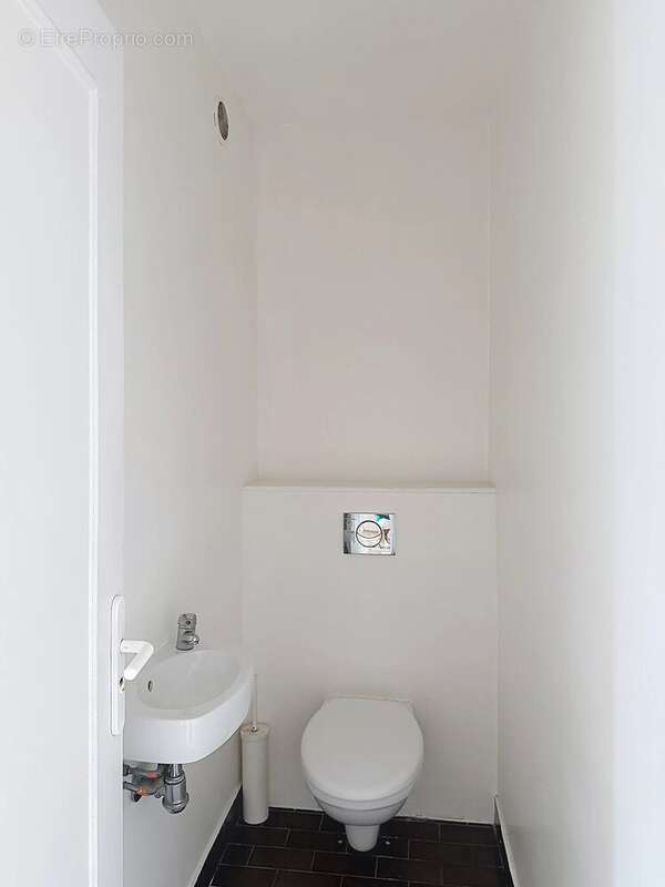 Cannes –anglais/carnot - 3 pièces 66m2 - 2 terrasses 25 m2 - parking sous-sol - cave - climatisation - photo 16