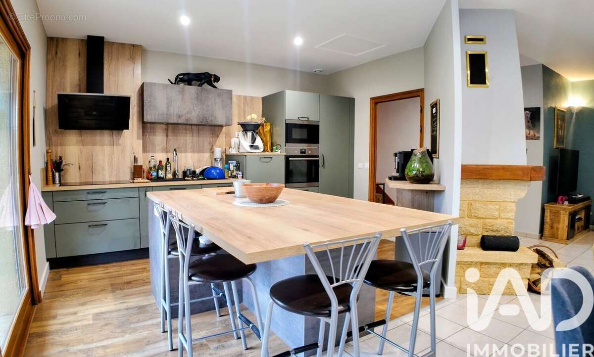 Photo 5 - Maison à SAINT-JUST-SAINT-RAMBERT