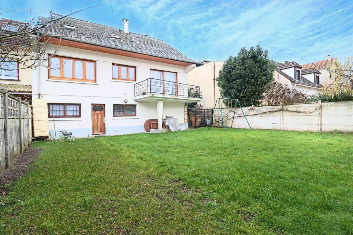 Maison à LES PAVILLONS-SOUS-BOIS