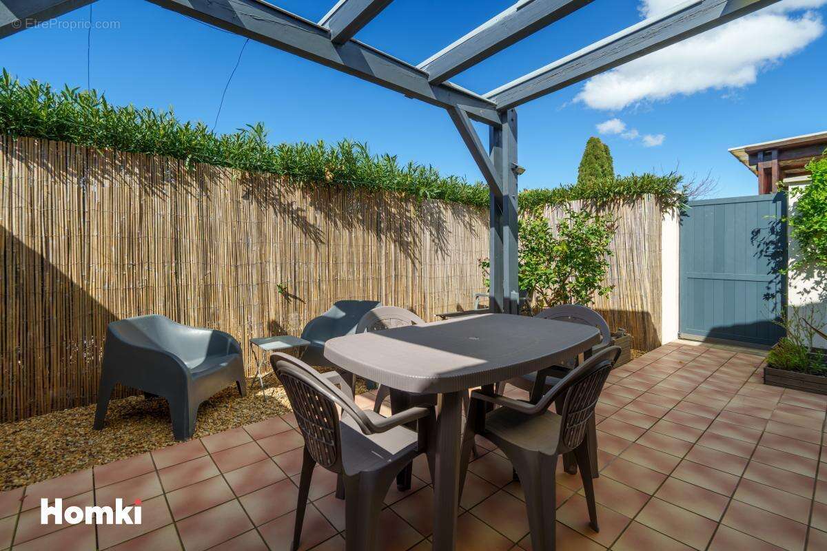 Maison à VIC-LA-GARDIOLE