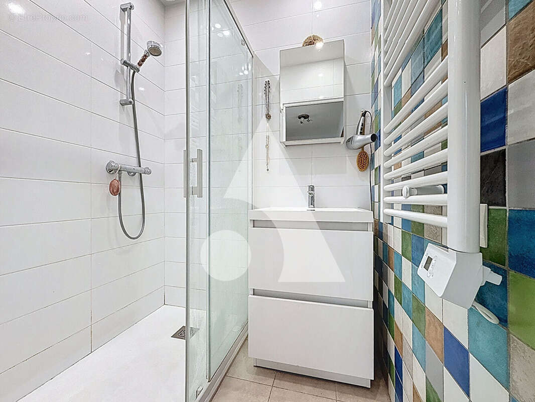 Commerce à VALLAURIS