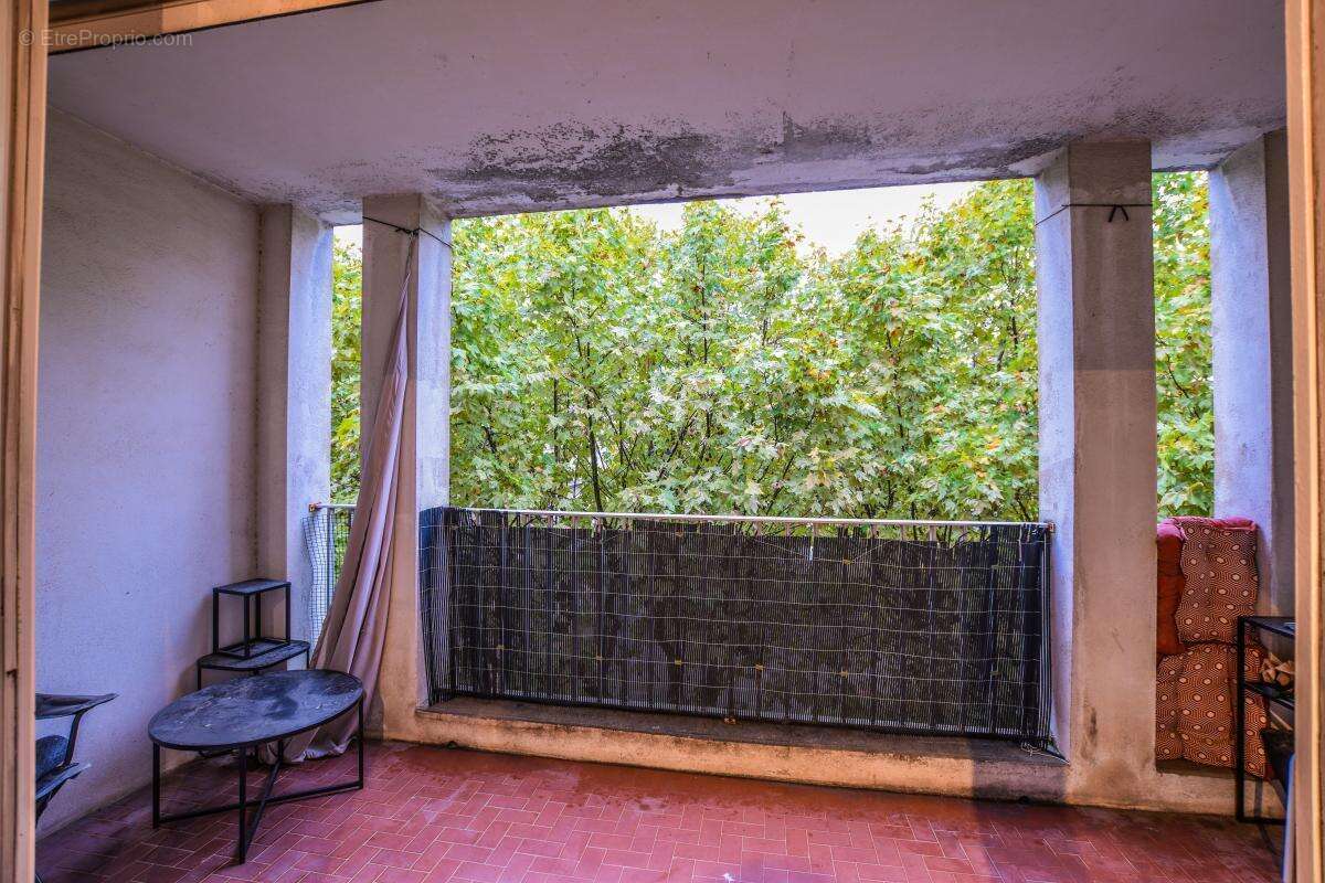 Appartement à BAGNOLS-SUR-CEZE
