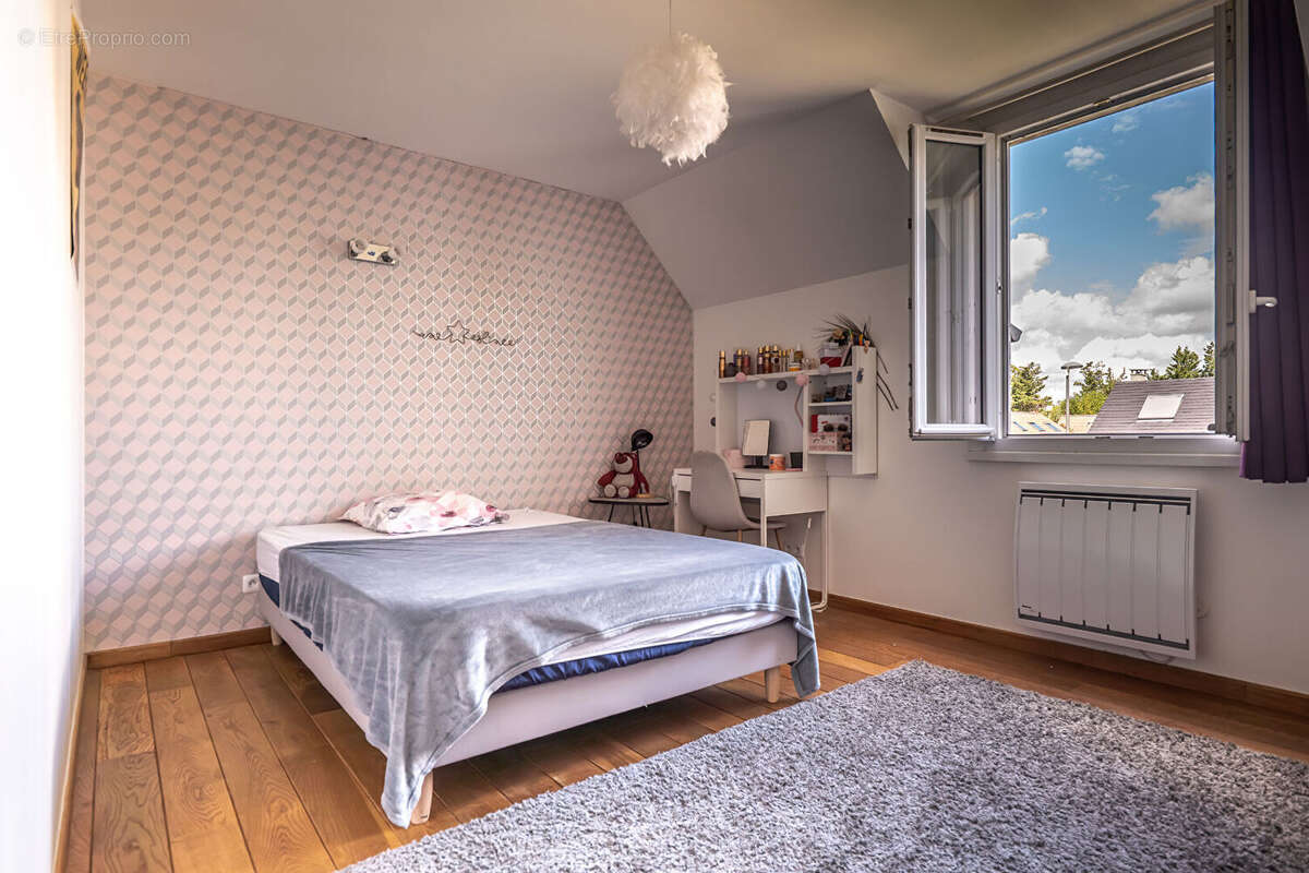 Maison à CHENNEVIERES-SUR-MARNE