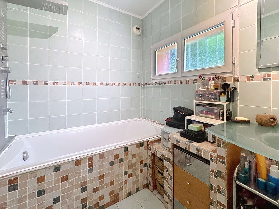 Appartement à SAINT-GENIS-LAVAL