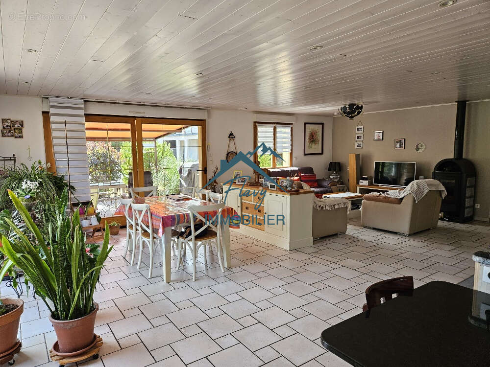 Maison de 2006 avec 5 chambres - La Forge - photo 5
