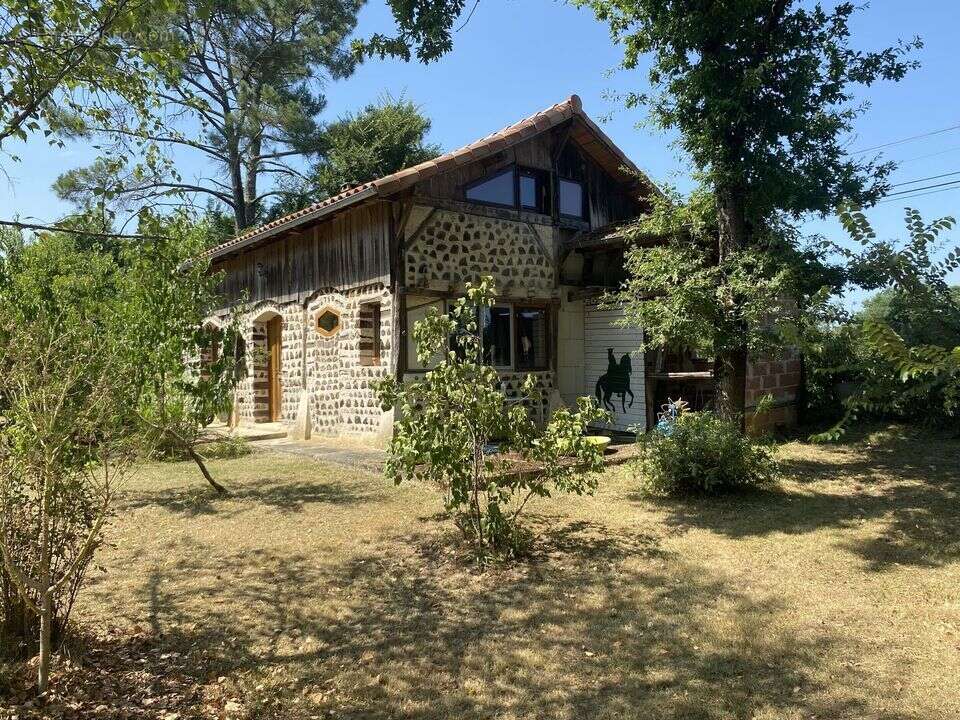 Ancien corps de ferme avec gîte - photo 18