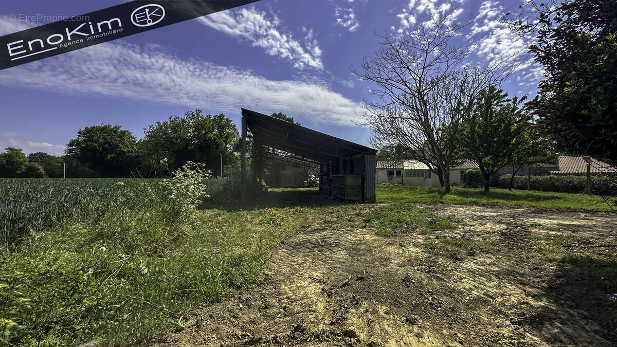 Maison en pierre avec fort potentiel - photo 11