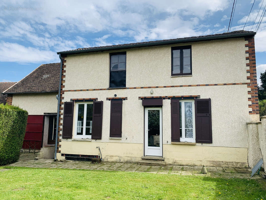 Maison à MONTACHER-VILLEGARDIN