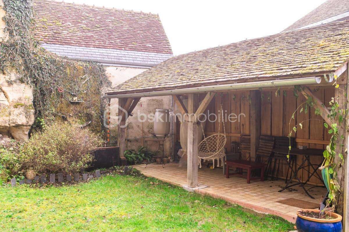 Maison à VILLAINES-LES-ROCHERS