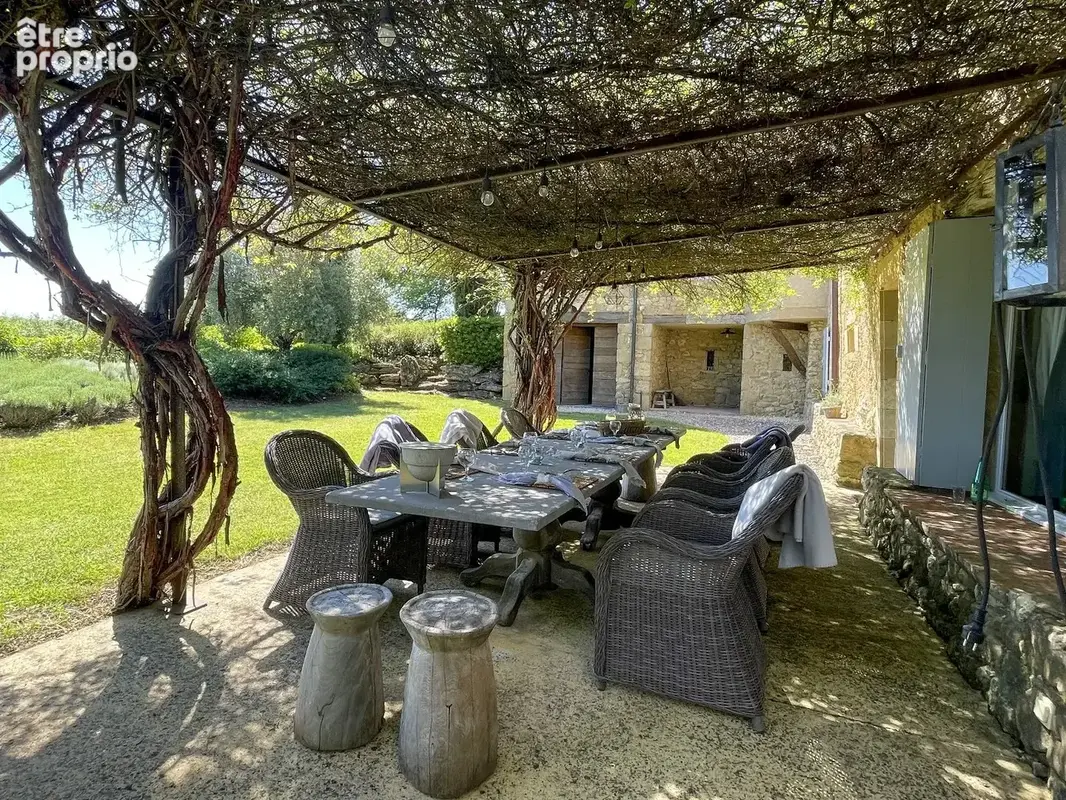 Une somptueuse propriété gasconne, avec une vue imprenable, une piscine à débordement et un court de tennis privé - photo 18