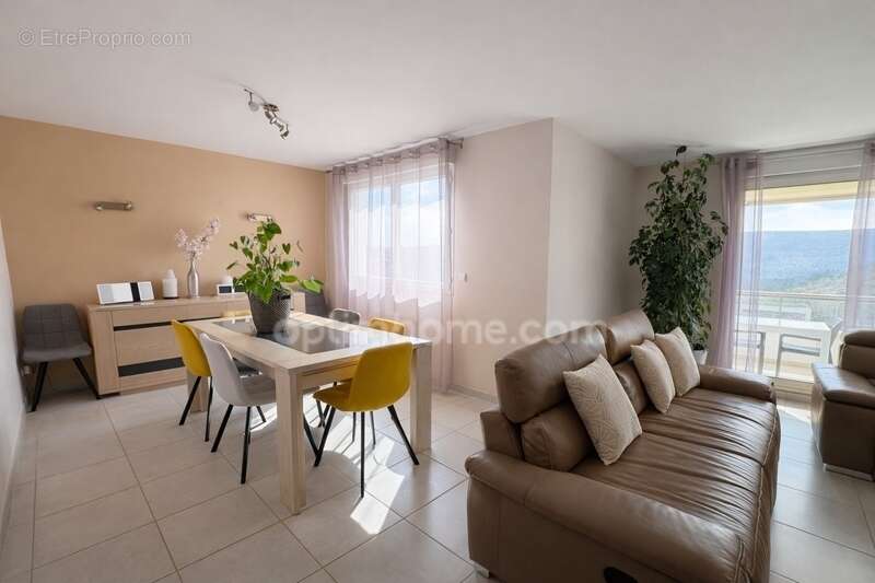 Appartement à MESSIGNY-ET-VANTOUX