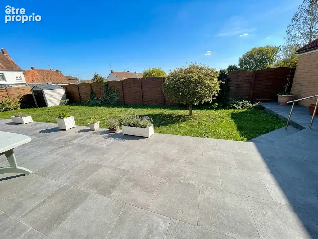 Pavillon individuel de plain-pied développant 144m2 et bâti sur 778m2 de terrain ! - photo 13