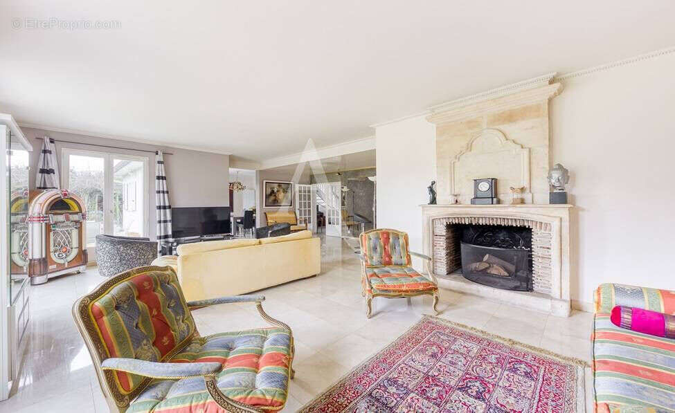 Maison à OZOIR-LA-FERRIERE