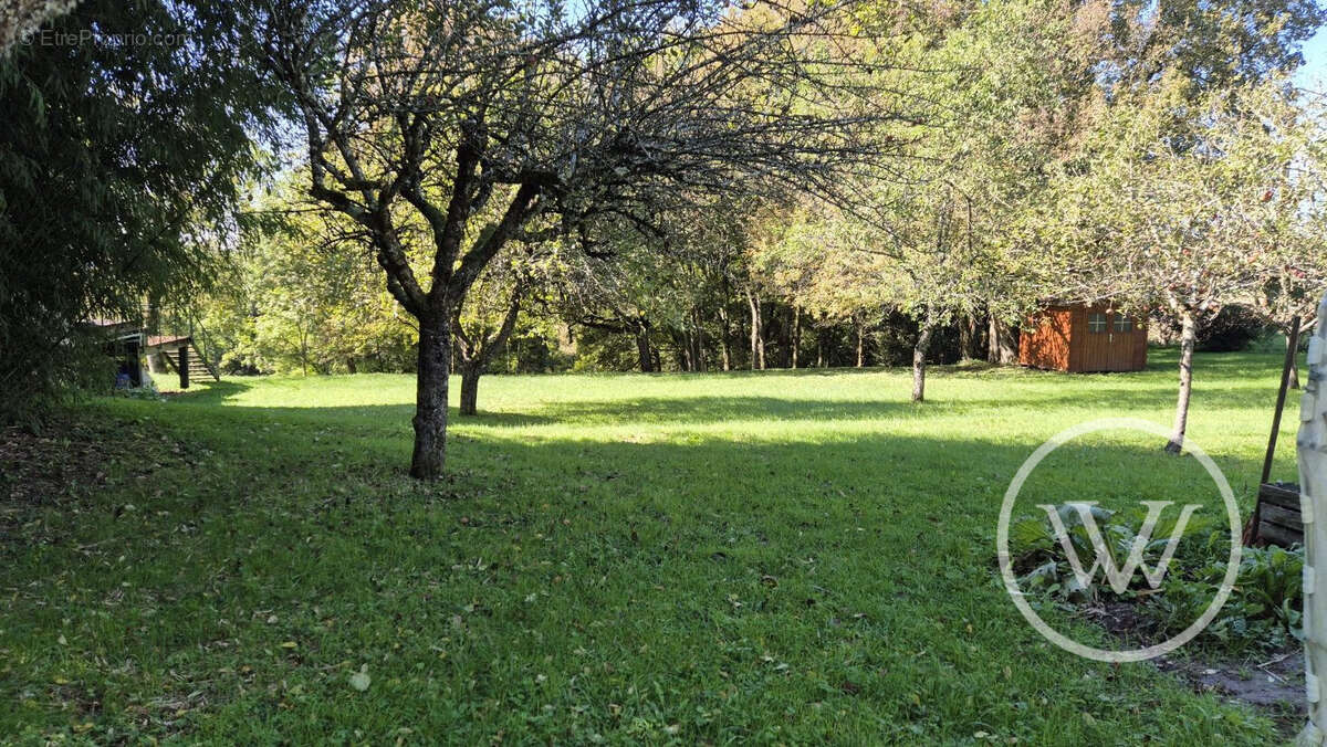 Terrain à CUSSEY-SUR-L&#039;OGNON