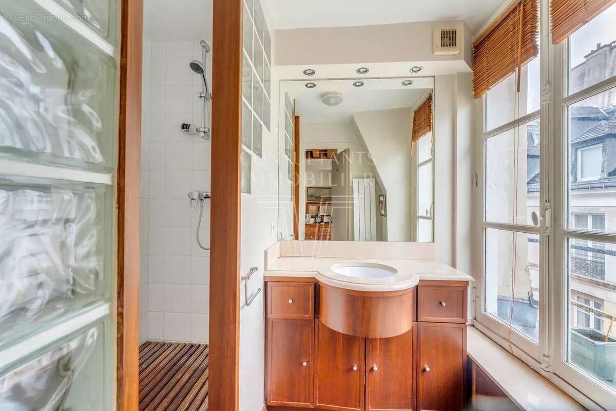 Appartement à PARIS-6E