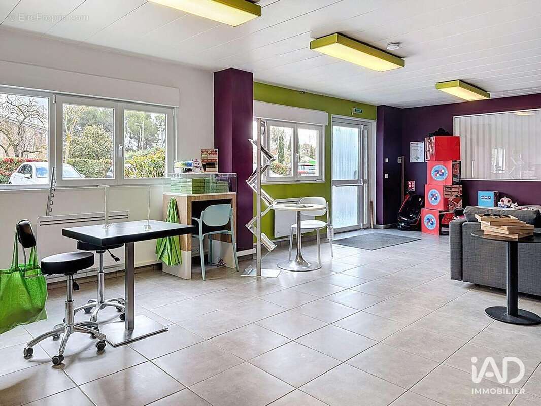 Photo 3 - Commerce à SAINT-CANNAT