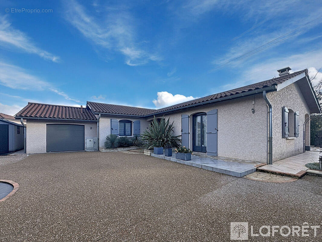 Maison à L&#039;ISLE-D&#039;ABEAU