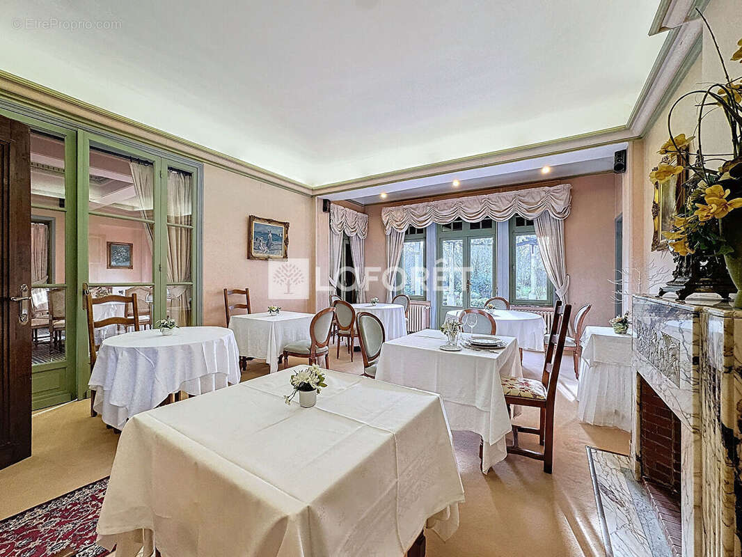 Maison à QUIEVRECHAIN