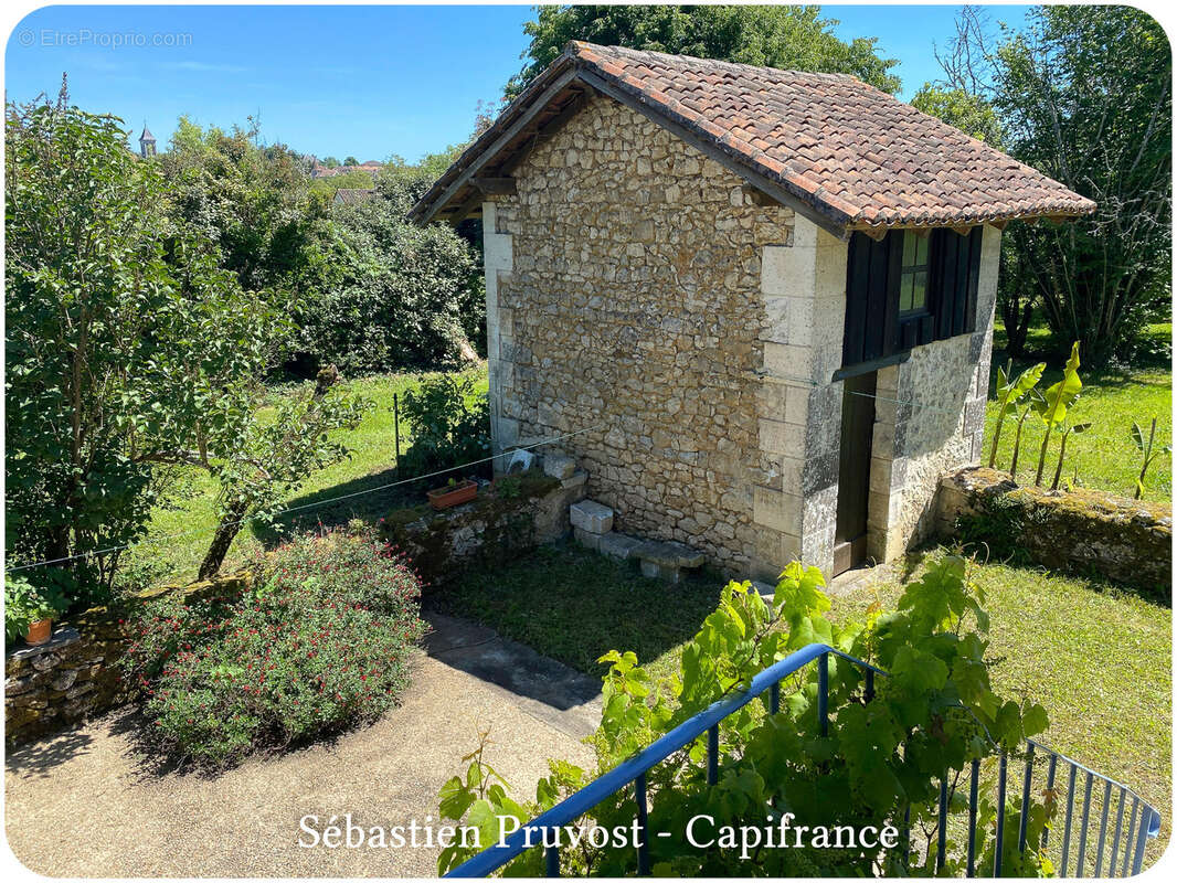 Champagnac de Belair (24), Dordogne, Maison en pierre à vendre, 211 m², 6 Pièces, Terrain 4 332 m², 5 chambres, Gîte, Atelier - photo 17