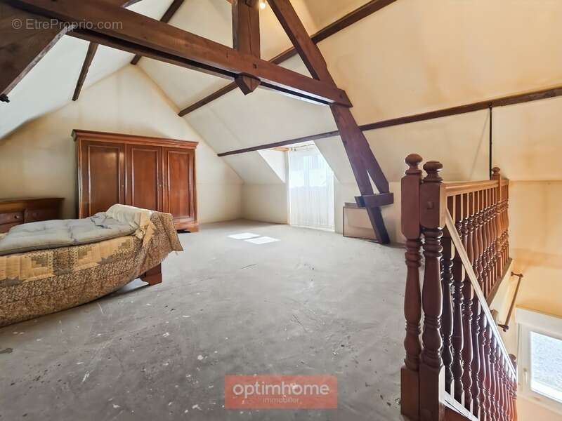 Maison à CROISILLES