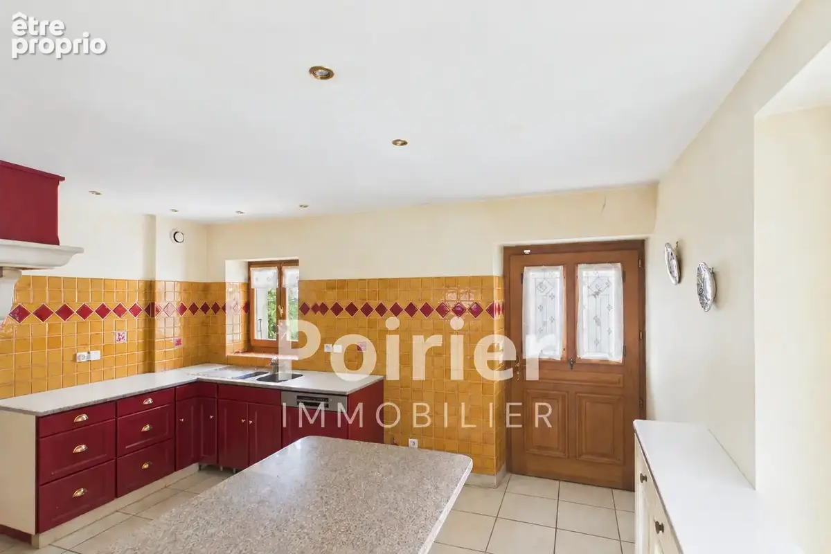 Maison au centre de bons - photo 3