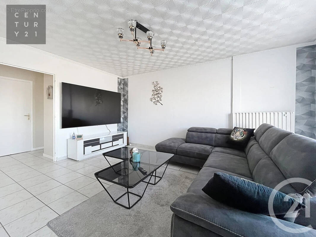 Appartement à LA CHAPELLE-SAINT-LUC