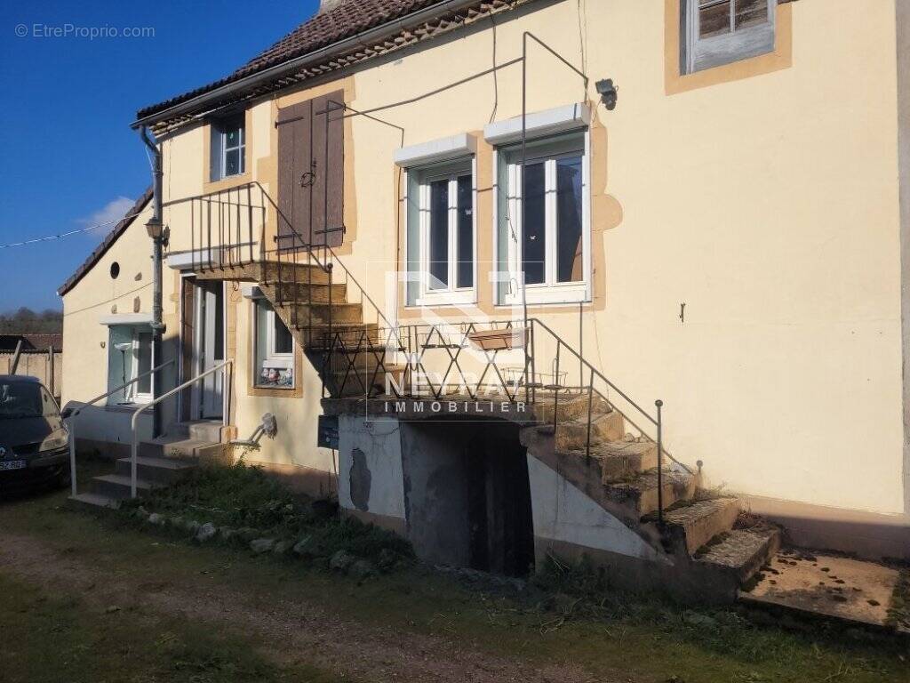 Maison à LA MOTTE-SAINT-JEAN