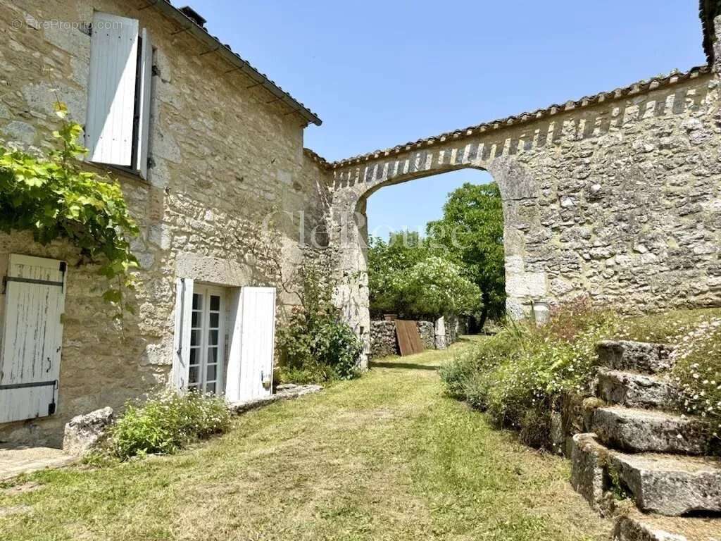 Maison à GENSAC
