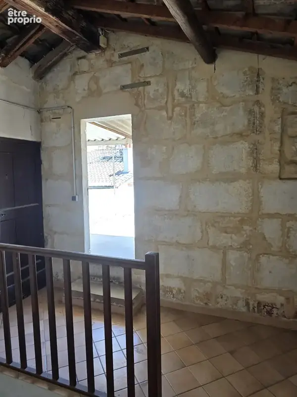 Arles centre ville historique, quartier arènes, maison 230 m2 comprenant un patio, une terrasse et un garage - photo 17