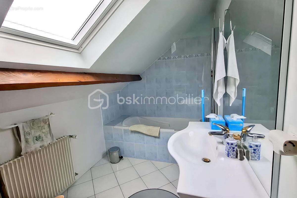 Maison traditionnelle au cœur de Saint-Arnoult-en-Yvelines : calme et espace garantis ! - photo 10