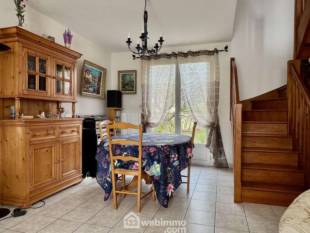 Espace salle à manger, - Maison à BUXEROLLES