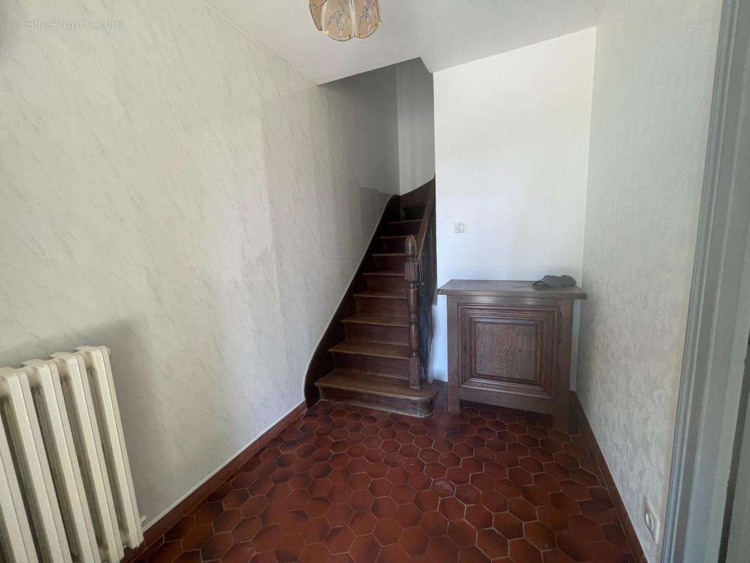 Maison individuelle 4 chambres avec bassin d'agrément et 1 hectare de terrain - photo 11