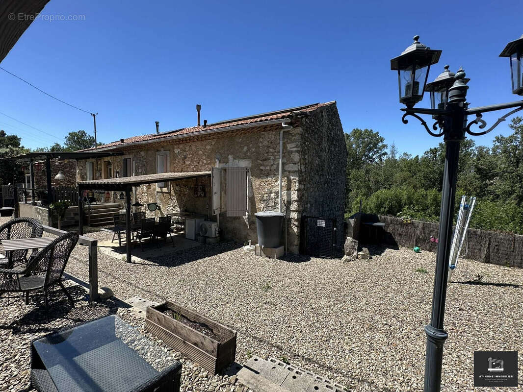 Maison 250 m² à Prades-Sur-Vernazobre  - photo 2