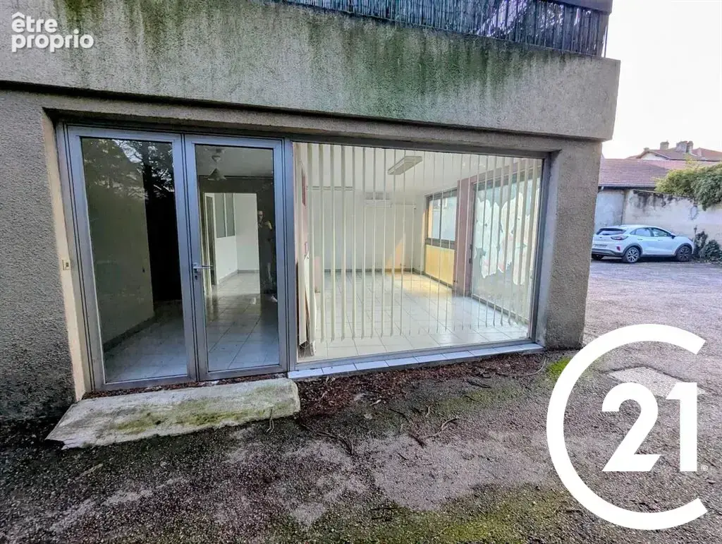 Commerce 56 m² à vendre à Romans-Sur-Isere (26100) - photo 2