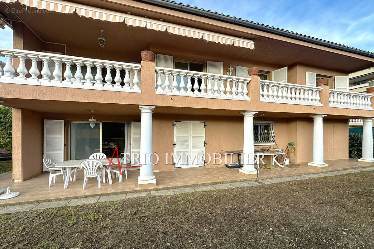 Maison à SAINT-LAURENT-DU-VAR