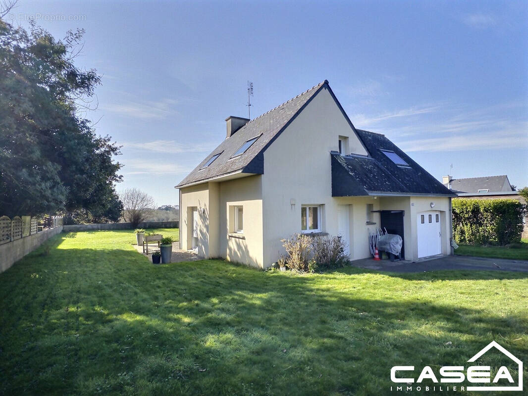 Maison à PLONEOUR-LANVERN