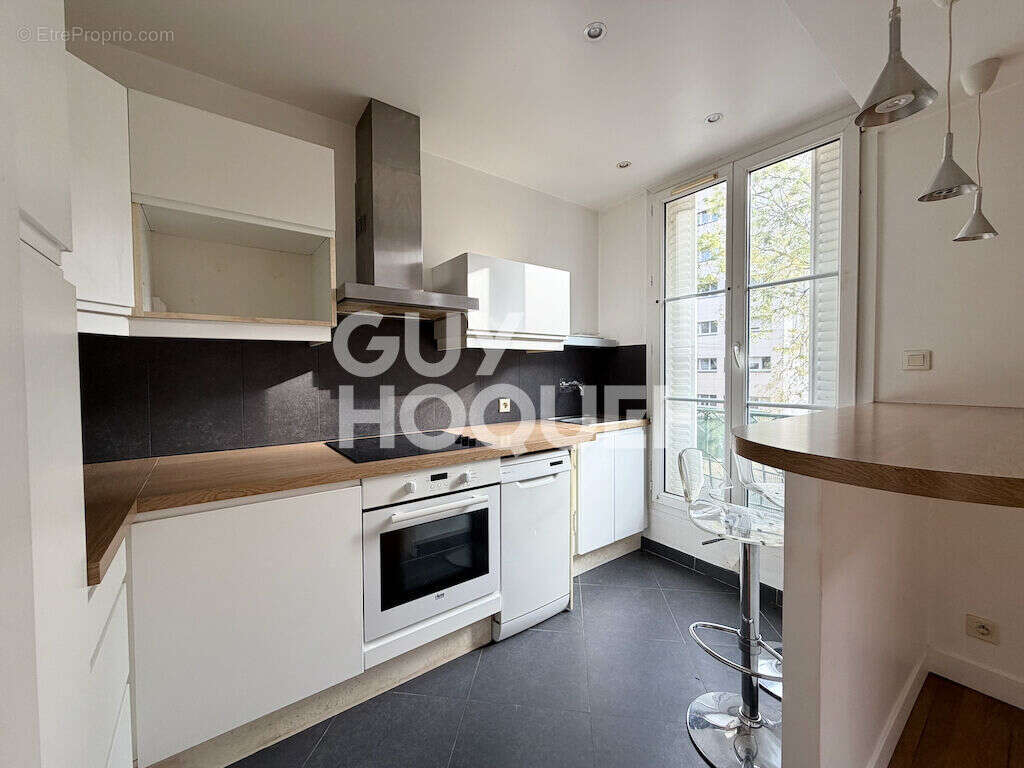 Appartement à COURBEVOIE