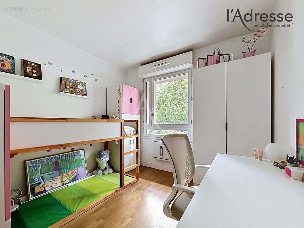 Appartement à COURBEVOIE